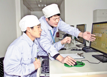 《河北经济日报》头版：PA视讯员工节日坚守工作岗位