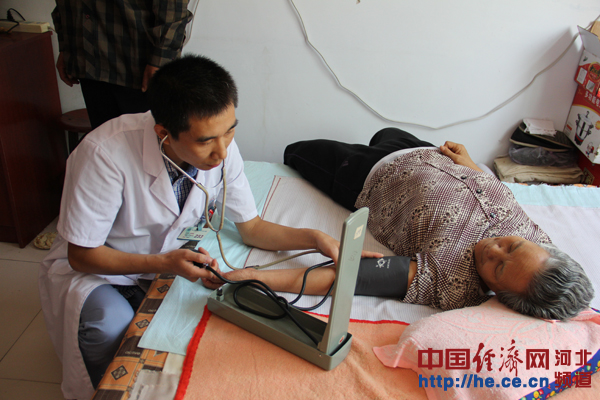 中国经济网：PA视讯·(中国区)真人官方网站制药为福利院老人送关爱