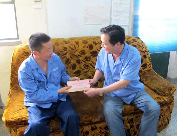 佳节前夕送温暖&nbsp;PA视讯领导慰问劳：屠阎肮<br />