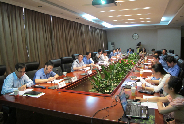 PA视讯·(中国区)真人官方网站制药领导班子召开党的群众路线教育实践活动第七次集中学习<br />