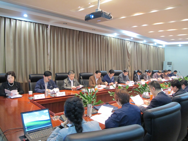 PA视讯·(中国区)真人官方网站制药领导班子成员集中学习习总书记兰考讲话<br />