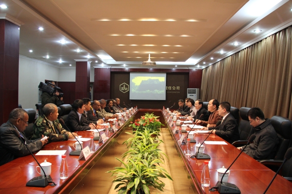 巴布亚新几内亚客人到PA视讯·(中国区)真人官方网站制药参观考察<br />