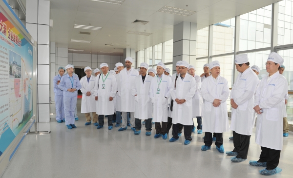 俄罗斯等多国青年学者来PA视讯·(中国区)真人官方网站制药参观考察