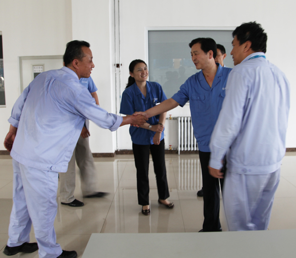 PA视讯·(中国区)真人官方网站制药工会暑期送清凉