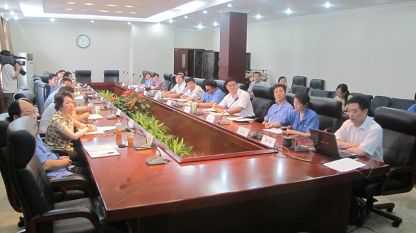 PA视讯·(中国区)真人官方网站制药集团党委召开中心组学习会<br />