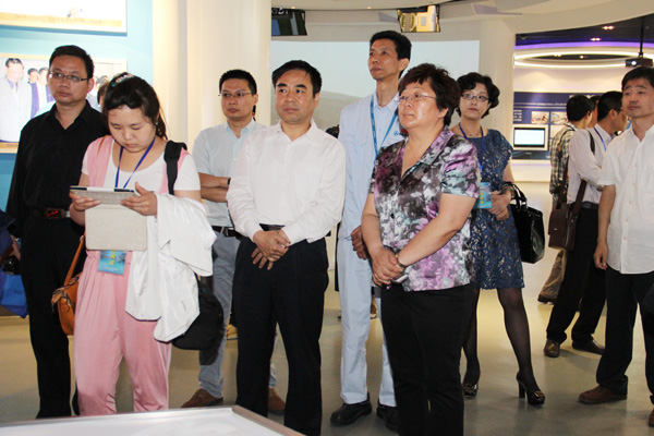 全国重点网络媒体记者齐聚PA视讯·(中国区)真人官方网站制药参观学习<br />