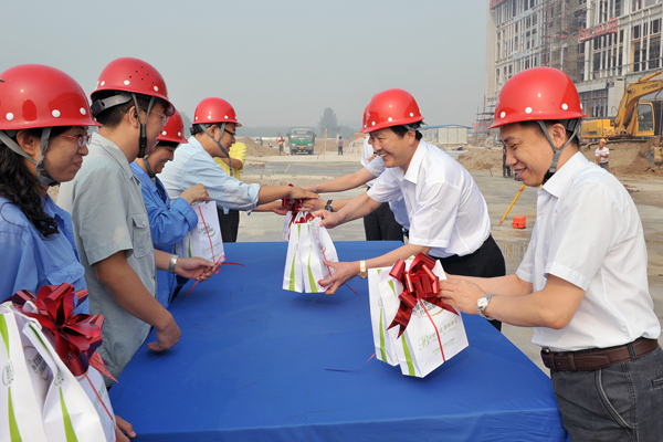 PA视讯领导慰问新项目建设人员