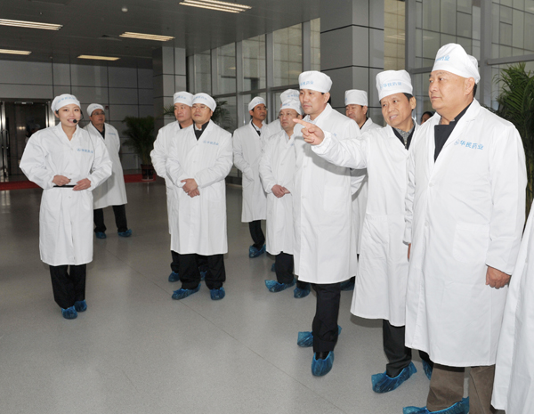 国家质检总局副局长杨刚到PA视讯·(中国区)真人官方网站制药视察