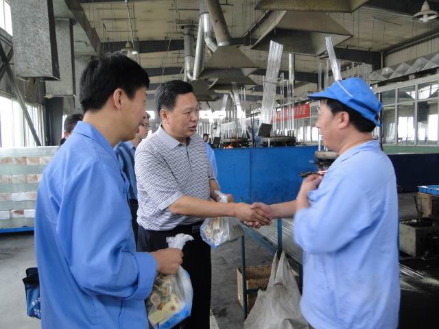 PA视讯集团公司工会开展暑期送清凉活动